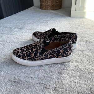 Steve Madden slides- barely worn